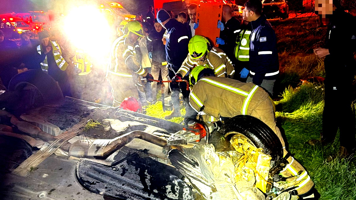 شارع 6: مصرع شابين وإصابة اثنين آخرين بجراح خطيرة إثر انقلاب سيارة قرب الطيبة