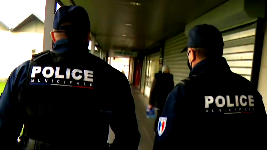 السلطات الفرنسية تتهم خمسة أشخاص بتمويل حماس تحت غطاء مساعدات إنسانية