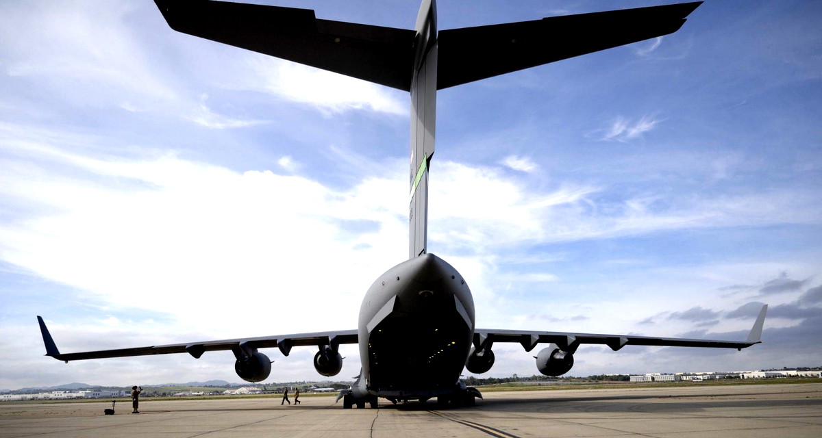 صور أقمار صناعية تكشف حشداً جوياً أمريكياً بالأردن 