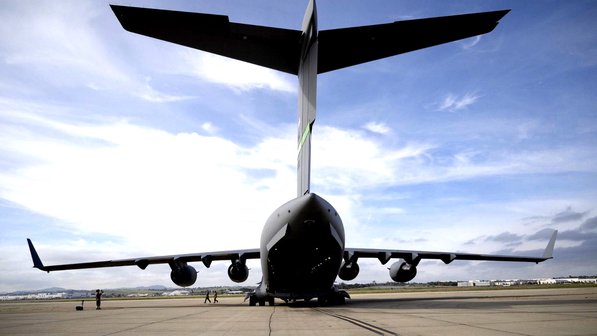 صور أقمار صناعية تكشف حشداً جوياً أمريكياً بالأردن