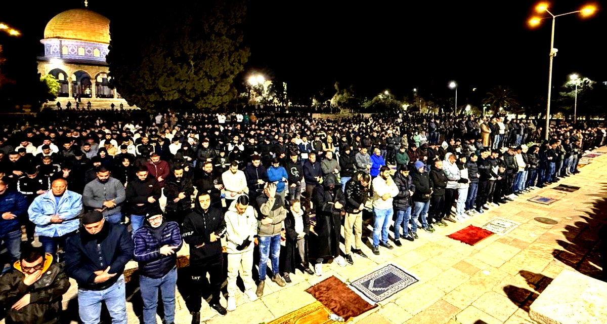 أجواء إيمانية عامرة: إحياء صلاة التراويح لليلة السادسة من رمضان في رحاب المسجد الأقصى