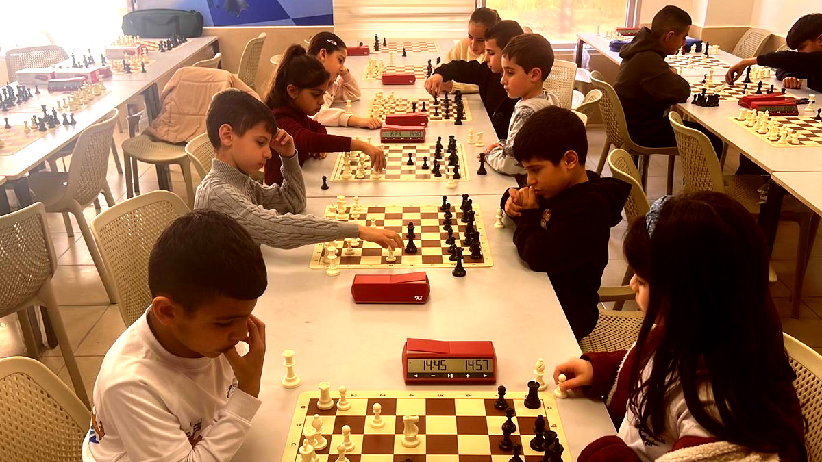  70 طالباً وطالبة يتألقون في بطولة رمضان للشطرنج… أكاديمية الشطرنج المركز الجماهيري – أم الفحم