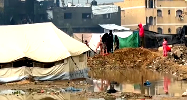 نداء استغاثة!| أوّل منخفض جوي يؤثر على القطاع منذ بدء شهر رمضان... حالةٌ من العجز يعيشها الأهالي هناك