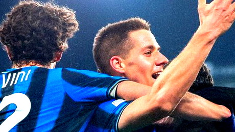 أتالانتا يلحق بركب المتأهلين إلى ثمن نهائي دوري أبطال أوروبا