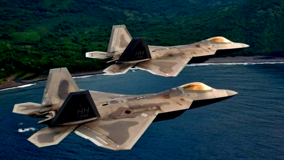 غير مألوف خارج الحدود.. الولايات المتحدة تنقل سربا كاملا من الطائرات لقاعدة جوية جنوب إسرائيل