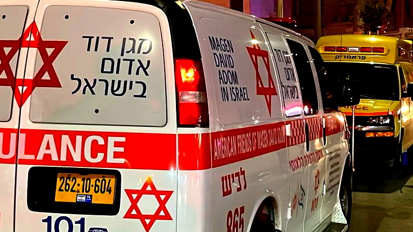 القدس: إصابة شاب (30 عاماً) بجراح خطيرة إثر جريمة طعن في شارع صلاح الدين