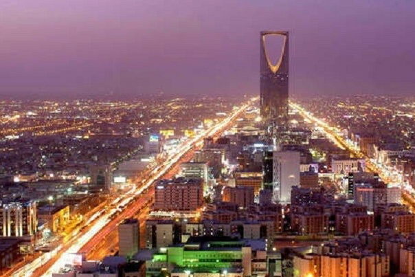 رويترز: انفجارات جديدة في الحي الدبلوماسي بالرياض وحريق في السفارة الأمريكية