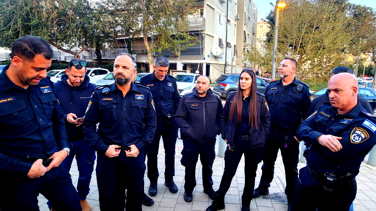 جريمة إطلاق نار في يافا: إصابة خطيرة لشاب والشرطة تشرع بالتحقيق