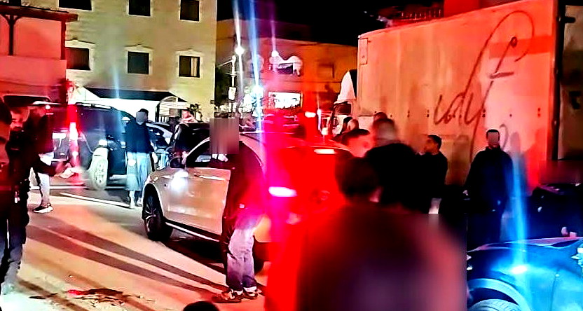 إصابة شخصين بجراح خطيرة وطفيفة إثر تعرضهما لإطلاق نار في طمرة 