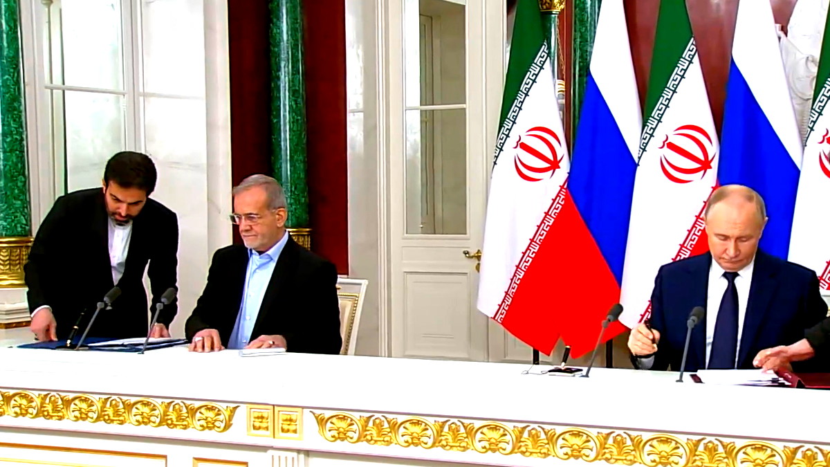 بوتين يؤكد ضرورة وقف التصعيد في الشرق الأوسط خلال اتصال هاتفي مع نظيره الإيراني