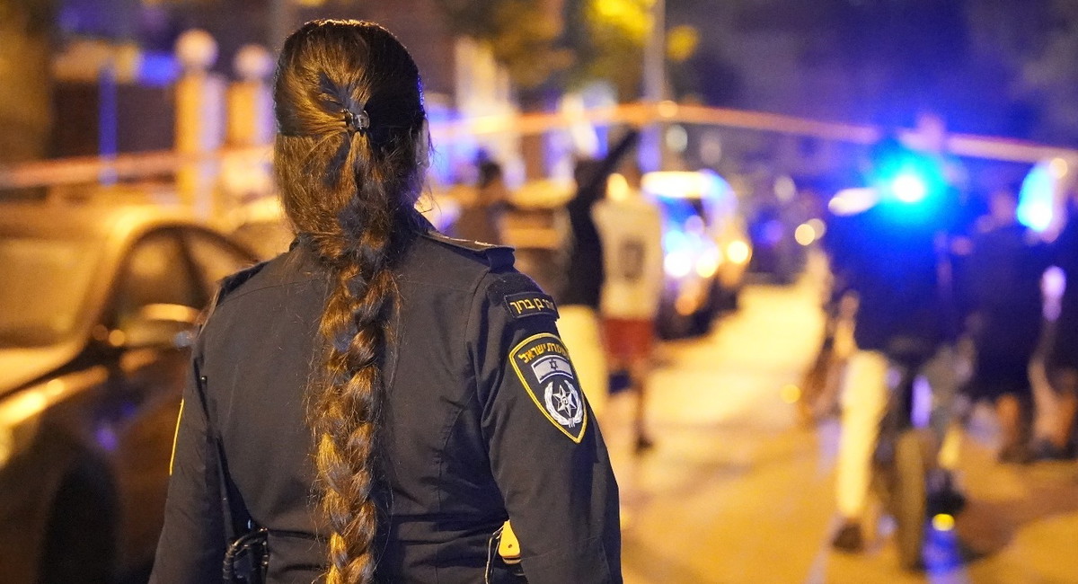 إصابة شابة بجروح متوسطة إثر تعرضها لإطلاق نار في كفرقاسم