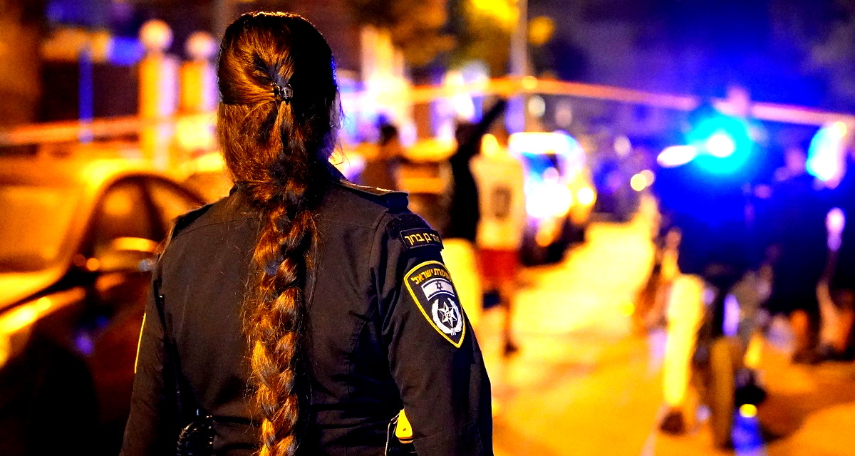 إصابة شابة بجروح متوسطة إثر تعرضها لإطلاق نار في كفرقاسم