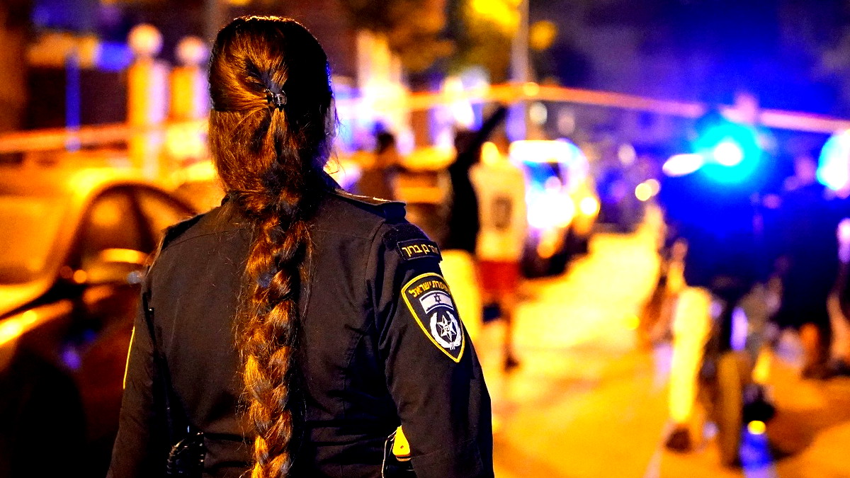 إصابة شابة بجروح متوسطة إثر تعرضها لإطلاق نار في كفرقاسم