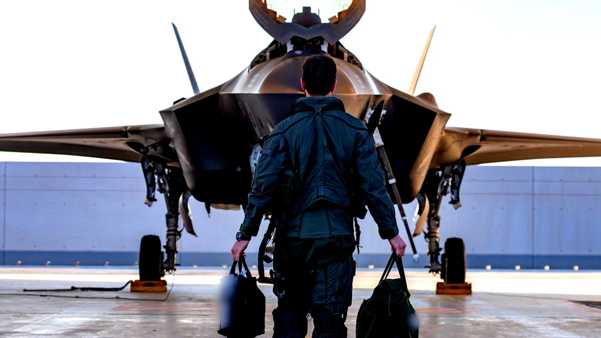 الجيش الإسرائيلي يعلن اغتيال الرئيس المرتقب للمكتب العسكري للمرشد الإيراني في طهران