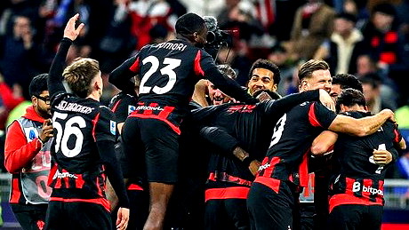 ميلان يُسقط إنتر في الديربي بقذيفة إستوبينيان ويعود للمنافسة على الدوري