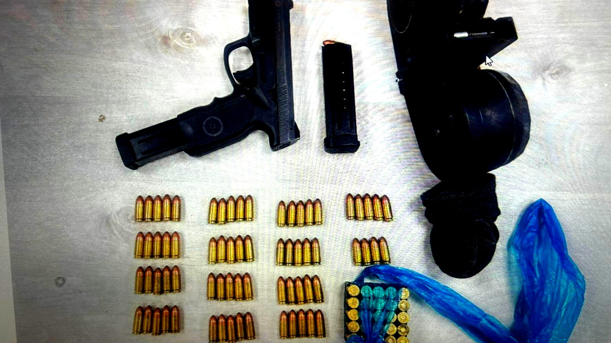 القدس: لائحة اتّهام بحقّ شخصين بحيازة سلاح وكمية كبيرة من الذخيرة بشكلٍ غير قانوني