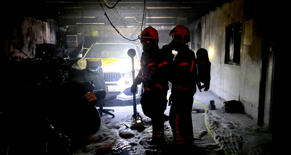 اندلاع حريق داخل مبنى اللّيلة الماضية في مدينة عكّا... لم تُسجل إصابات