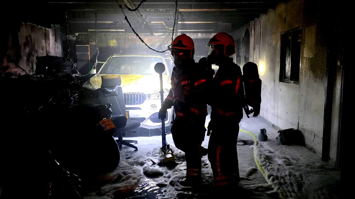 اندلاع حريق داخل مبنى اللّيلة الماضية في مدينة عكّا... لم تُسجل إصابات