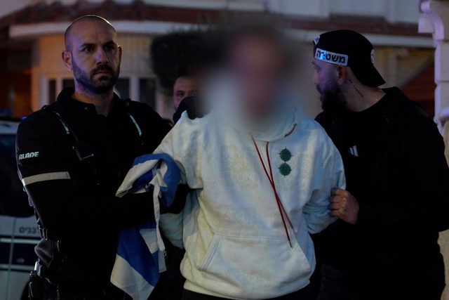 اعتقال شاب من اللد بشبهة رسم علم فلسطين على مبنى البلدية