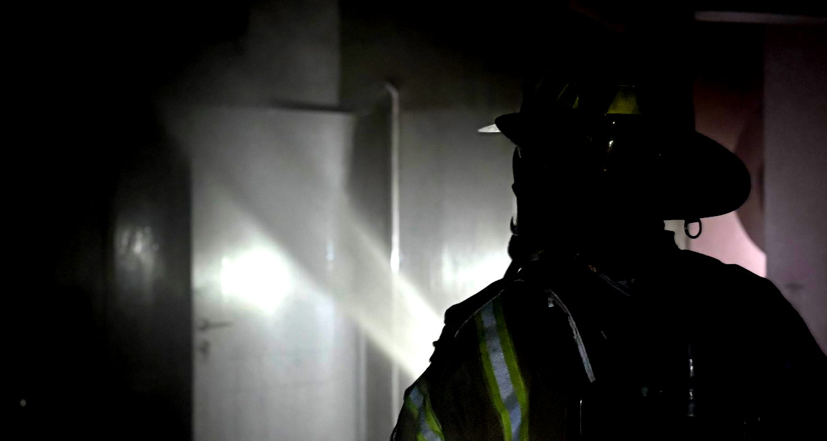 كفر قرع: طواقم الإطفاء تسيطر على حريق اندلع في شقة سكنية دون إصابات