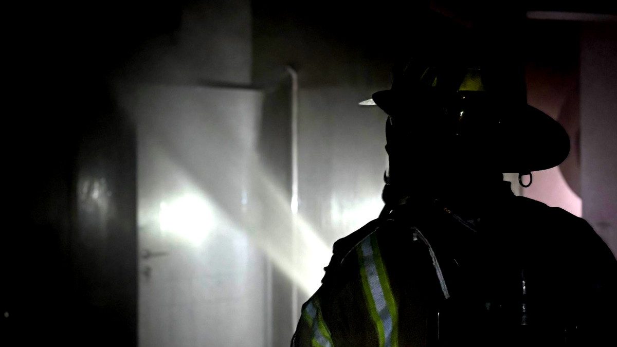 كفر قرع: طواقم الإطفاء تسيطر على حريق اندلع في شقة سكنية دون إصابات