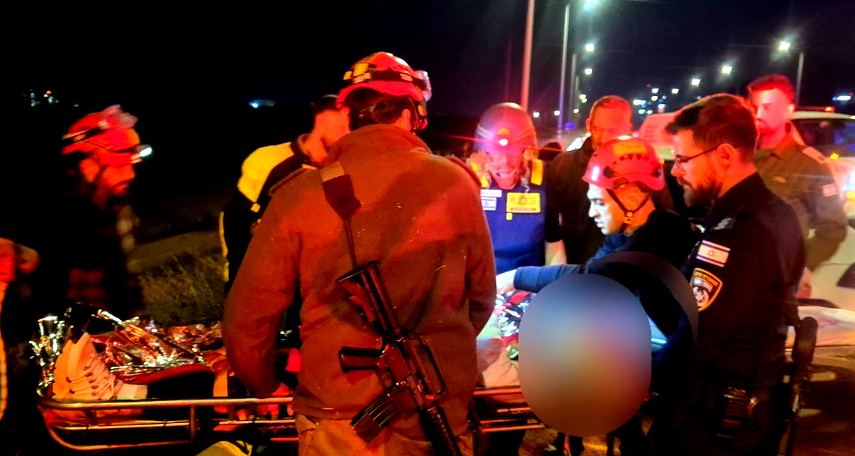 إنقاذ امرأة سقطت في قناة عميقة على شارع 79 أثناء دوي صافرات الإنذار