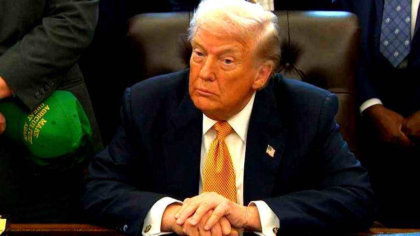 ترامب يؤكد أنه اختار اسم "الغضب الملحمي" للعملية العسكرية في إيران من بين 20 مقترحا