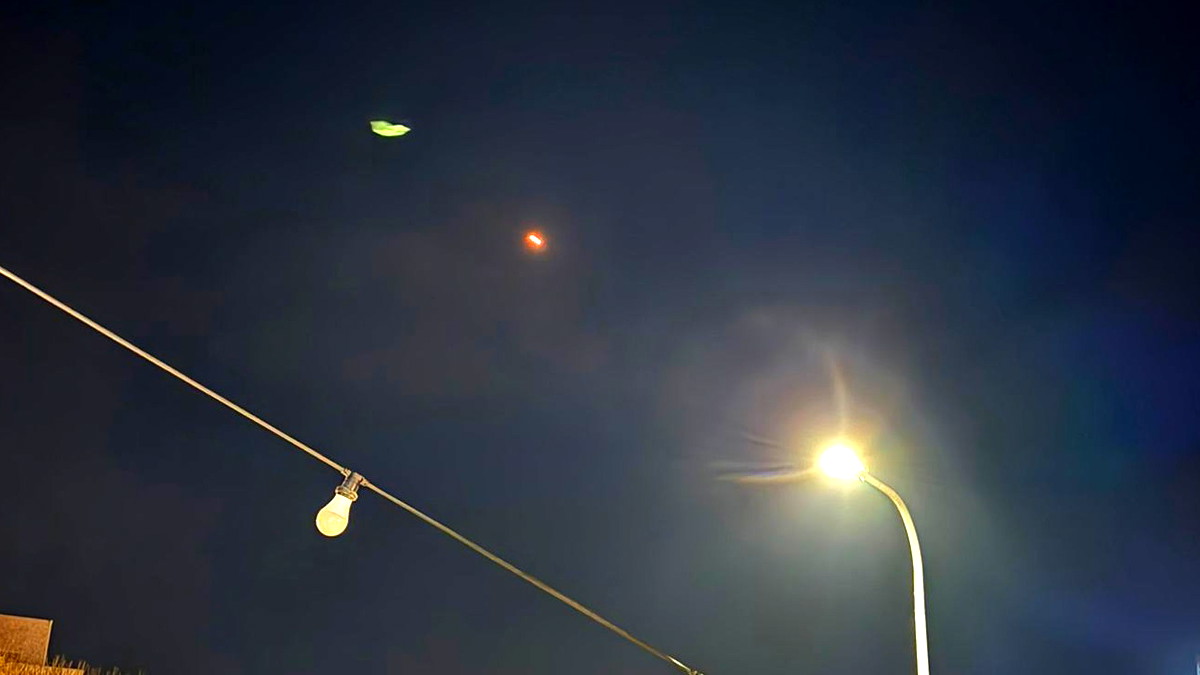 مصادر إسرائيلية: الصاروخ الإيراني الذي استهدف منطقة المركز سقط في منطقة مفتوحة دون إصابات