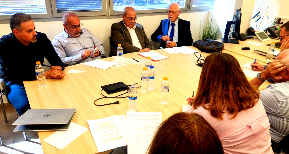 وزارة الصحة تبلغ النائب د. أحمد الطيبي بإنهاء إشكالية الرخص المؤقتة لخريجي التمريض وتبحث أوضاع خريجي الأشعة وملاكات التخصص للأطباء العرب 