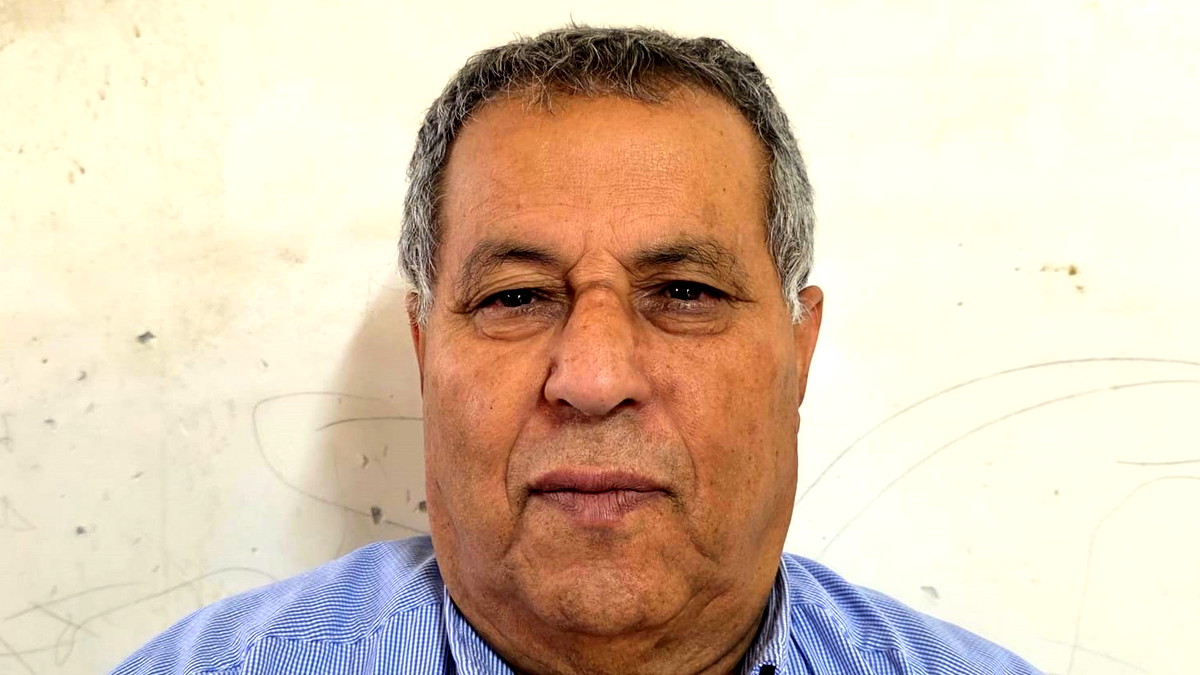 أليست شعوب العالم تستحق أن تعيش بسلام وبدون حروب؟