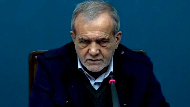 الرئيس الإيراني: سنلتزم بتوجيهات المرشد الأعلى وأولوية الحكومة تعزيز جاهزية القوات المسلحة