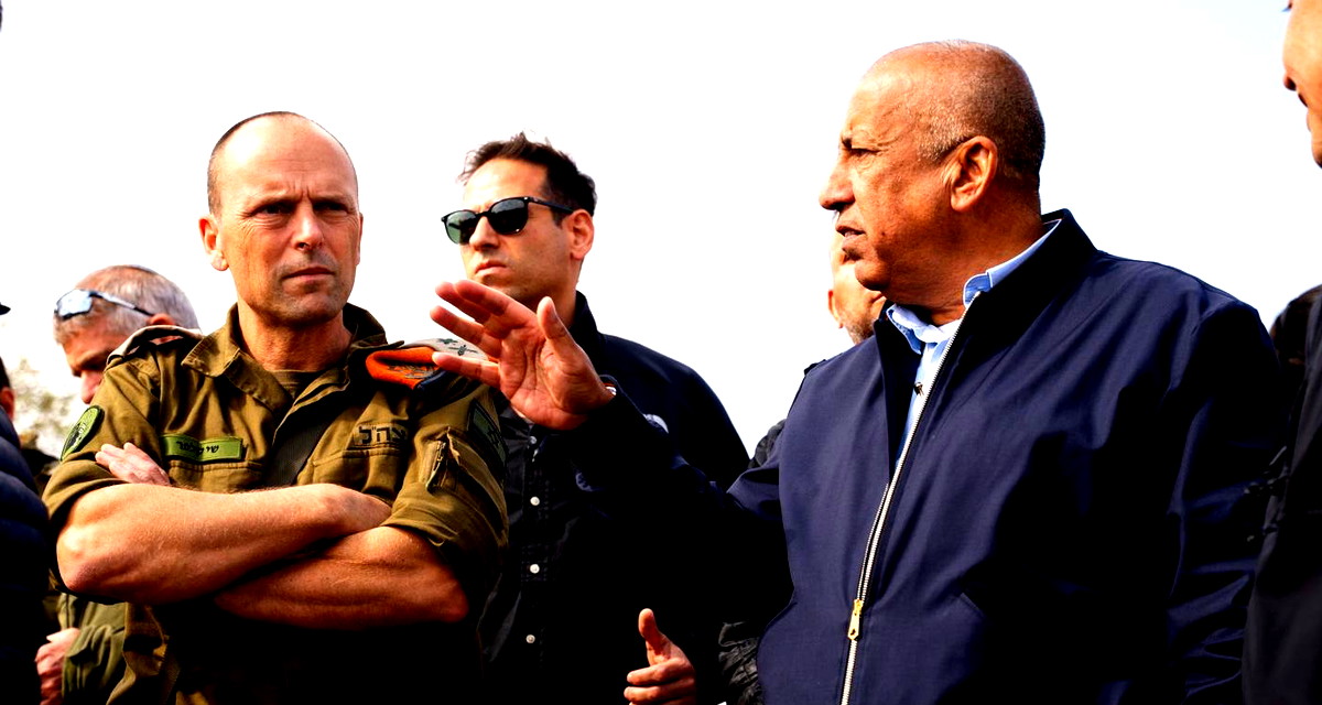 قائد الجبهة الداخلية من موقع سقوط الصاروخ في الزرازير: نعمل على تقليص مناطق الإنذار والملاجئ أنقذت الأرواح