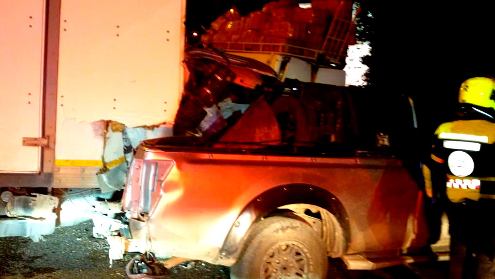 حادث سير سلسلة على شارع 67 قرب يوكنعام: إصابة خطيرة وأخرى متوسطة في اصطدام شاحنات ومركبات