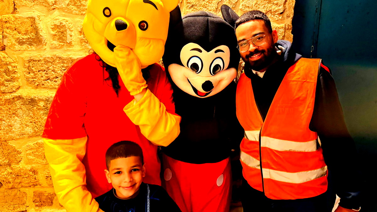 شبيبة عتيدنا ترسم البسمة على وجوه آلاف الأطفال