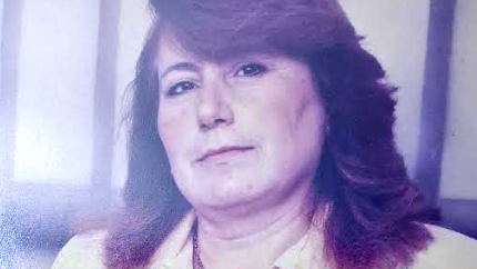 موشحات للربيع        أنفاسُ الورود   بقلم : أسماء طنوس المكر                            