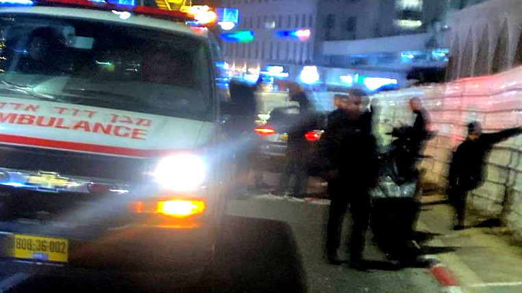 حادث دهس مروع في أم الفحم: إصابة فتى (15 عاماً) بجراح حرجة جداً ومحاولات حثيثة لإنعاشه