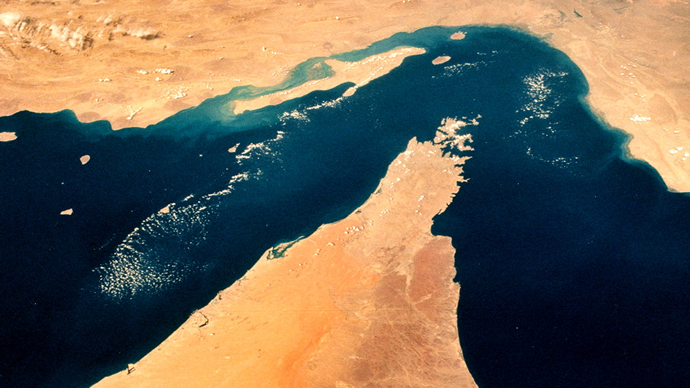 "سي إن إن": إيران تستطيع إغلاق مضيق هرمز 6 أشهر وحشر واشنطن في الزاوية