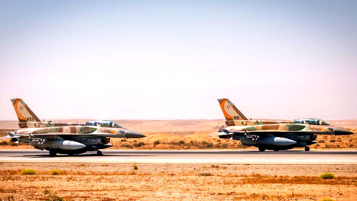 الجيش الإسرائيلي: هاجمنا بنى تحتية للنظام السوري في جنوب سوريا ردا على هجمات ضد السكان الدروز بالسويداء