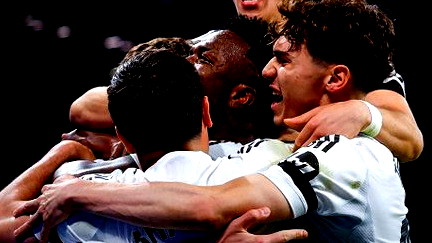 ثنائية فينيسيوس تقود انتفاضة رائعة لريال مدريد بالفوز على أتلتيكو