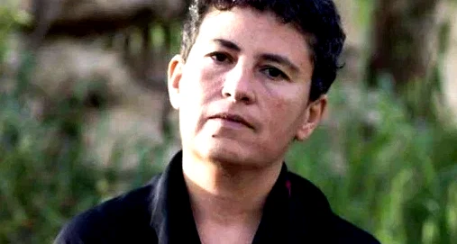 ترامب يؤجّل الضربة… وإيران تنفي التفاوض: الشرق الأوسط على حافة الانفجار 