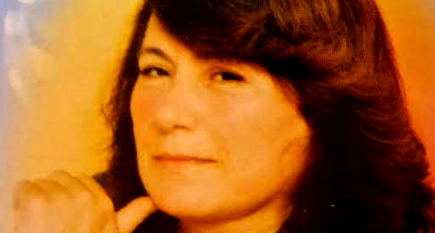 موشحات  بشارةُ الملاكِ لمريم بقلم: اسماء طنوس المكر