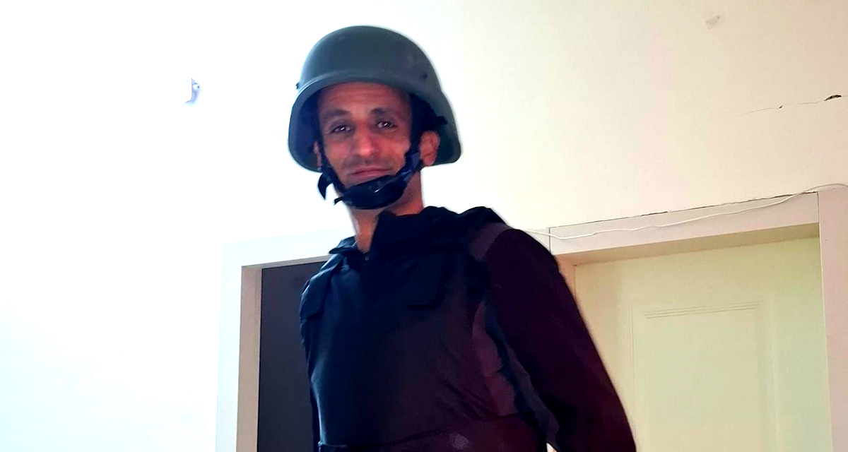 التأهيل الذي لم يتوقف تحت صفارات الإنذار: أخصائي العلاج الطبيعي في وحدة الاستشفاء المنزلي "شاكيد" في كلاليت يواصل علاج مرضاه حتى في درج البناية 