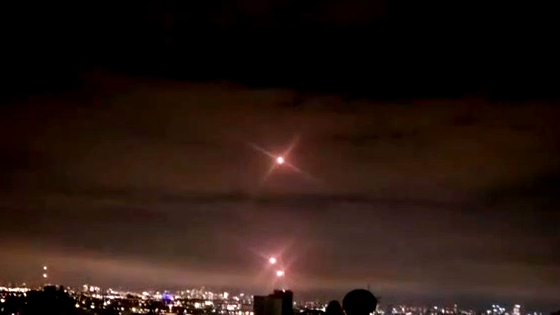 اعتراض 6 صواريخ أُطلقت من لبنان باتجاه منطقة المركز دون وقوع إصابات