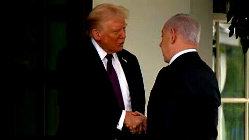 ترامب يُعلق خطط ضرب محطات الطاقة الإيرانية لـ 10 أيام ويؤكد تقدم المفاوضات