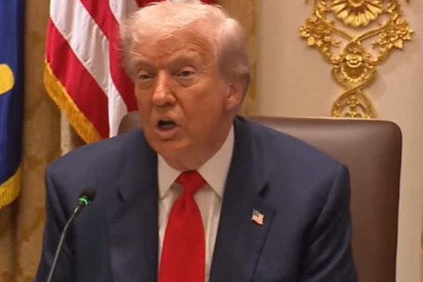 ترامب: نقترب من أن يكون الشرق الأوسط حرا من إرهاب وابتزاز إيران