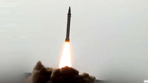 تقرير: مخاوف في البنتاغون من انخفاض مخزون صواريخ “توماهوك” بعد استخدام أكثر من 850 في الحرب على إيران