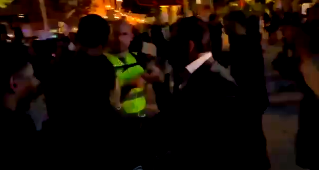 الجبهة والحزب الشيوعي يستنكران الاعتداء على مظاهرة تل أبيب ضد الحرب وتحيي المتظاهرين!