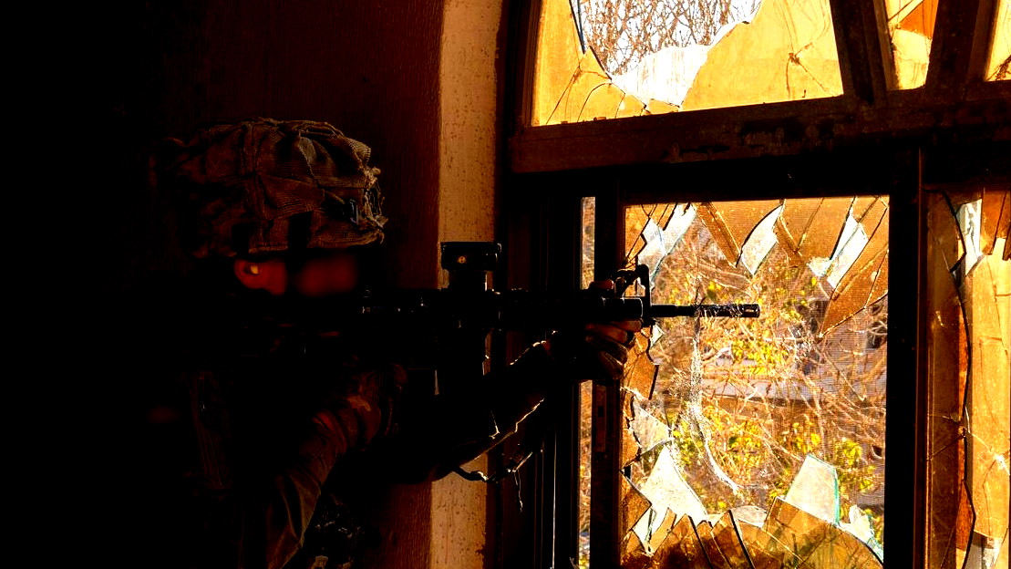 الجيش الإسرائيلي يُعلن إحباط هجومين بالطعن والدهس في الخليل والرام