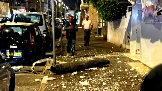 تصعيد واسع في الشمال: إطلاق عشرات الصواريخ والمسيّرات والجيش الإسرائيلي يعلن "تعميق التوغل" في لبنان