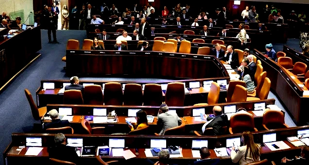 إضراب شامل في الضفة الغربية رفضًا لقانون إعدام الأسرى الفلسطينيين